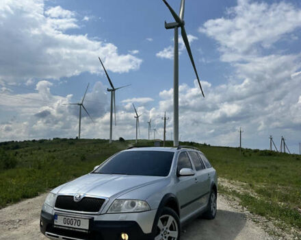 Сірий Шкода Octavia Scout, об'ємом двигуна 2 л та пробігом 358 тис. км за 6550 $, фото 1 на Automoto.ua
