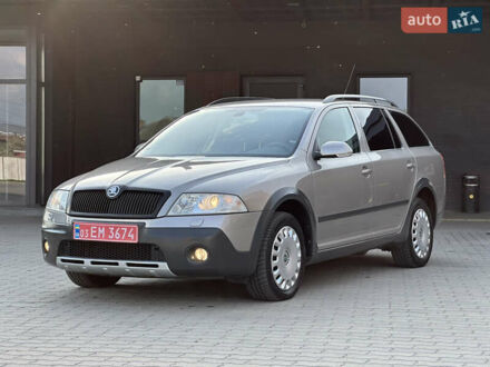 Шкода Октавия Скаут 2008 в Нововолынск на Automoto.ua Серый Шкода Октавия Скаут, объемом двигателя 2 л и пробегом 258 тыс. км за 6500 $, фото 1 на Automoto.ua