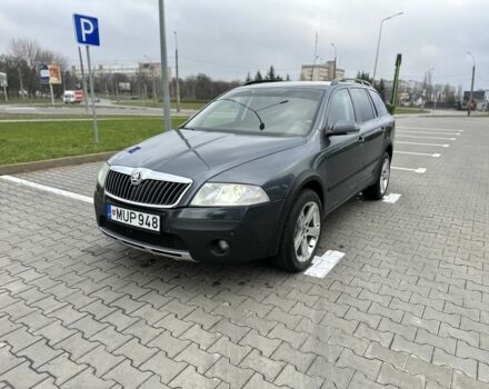 Серый Шкода Октавия Скаут, объемом двигателя 2 л и пробегом 285 тыс. км за 4200 $, фото 1 на Automoto.ua