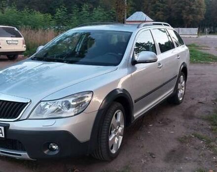 Сірий Шкода Octavia Scout, об'ємом двигуна 1.97 л та пробігом 206 тис. км за 10800 $, фото 1 на Automoto.ua