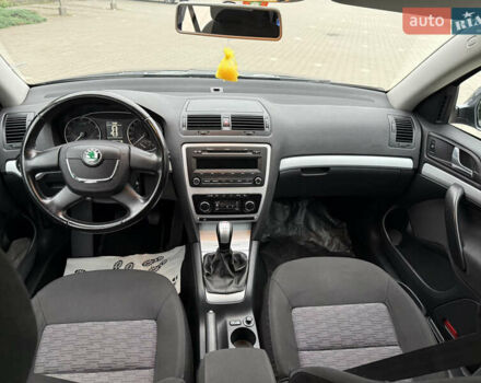 Сірий Шкода Octavia Scout, об'ємом двигуна 1.8 л та пробігом 219 тис. км за 7750 $, фото 1 на Automoto.ua