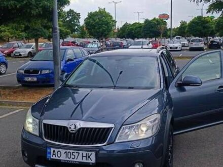 Шкода Октавия Скаут 2010 в Сваляве на Automoto.ua Серый Шкода Октавия Скаут, объемом двигателя 2 л и пробегом 420 тыс. км за 10000 $, фото 1 на Automoto.ua