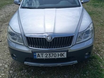 Шкода Octavia Scout 2010 у Калуше на Automoto.ua Сірий Шкода Octavia Scout, об'ємом двигуна 2 л та пробігом 256 тис. км за 9600 $, фото 1 на Automoto.ua