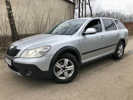 Сірий Шкода Octavia Scout, об'ємом двигуна 2 л та пробігом 230 тис. км за 9200 $, фото 1 на Automoto.ua