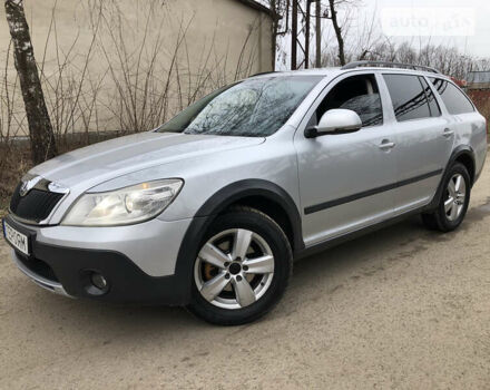 Сірий Шкода Octavia Scout, об'ємом двигуна 2 л та пробігом 230 тис. км за 8700 $, фото 1 на Automoto.ua