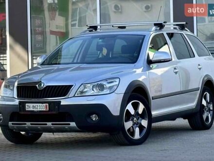 Шкода Octavia Scout 2012 у Вознесенске на Automoto.ua Сірий Шкода Octavia Scout, об'ємом двигуна 2 л та пробігом 193 тис. км за 13400 $, фото 1 на Automoto.ua