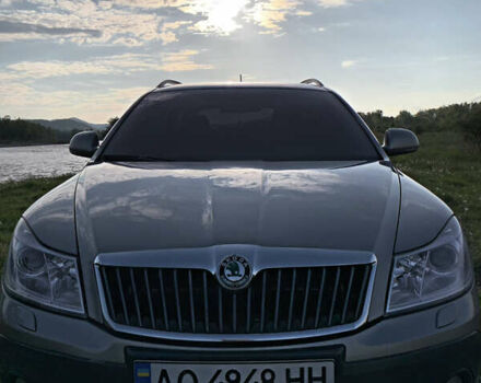 Сірий Шкода Octavia Scout, об'ємом двигуна 2 л та пробігом 220 тис. км за 11800 $, фото 1 на Automoto.ua