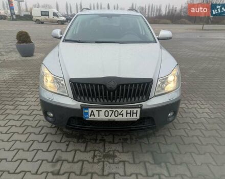 Серый Шкода Октавия Скаут, объемом двигателя 2 л и пробегом 289 тыс. км за 10900 $, фото 1 на Automoto.ua