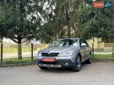 Серый Шкода Октавия Скаут, объемом двигателя 2 л и пробегом 191 тыс. км за 13600 $, фото 1 на Automoto.ua