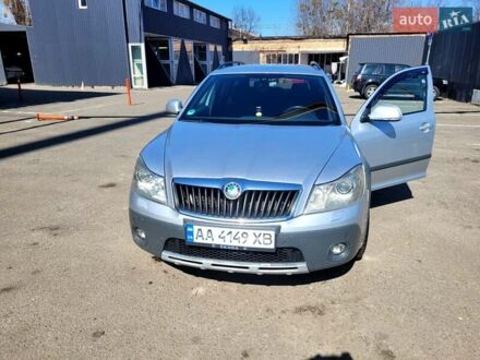 Шкода Octavia Scout 2013 у Києві на Automoto.ua Сірий Шкода Octavia Scout, об'ємом двигуна 1.97 л та пробігом 251 тис. км за 11800 $, фото 1 на Automoto.ua