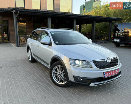Сірий Шкода Octavia Scout, об'ємом двигуна 2 л та пробігом 290 тис. км за 15300 $, фото 1 на Automoto.ua
