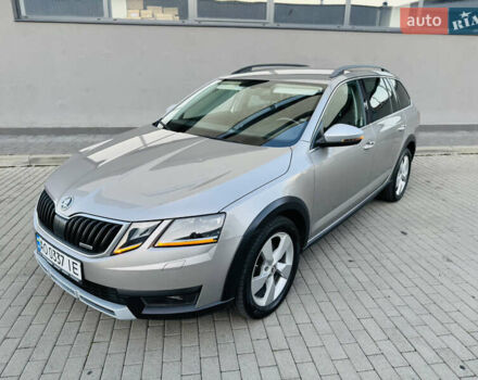 Серый Шкода Октавия Скаут, объемом двигателя 1.97 л и пробегом 253 тыс. км за 18200 $, фото 1 на Automoto.ua