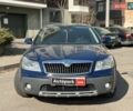 Синий Шкода Октавия Скаут, объемом двигателя 2 л и пробегом 235 тыс. км за 9990 $, фото 5 на Automoto.ua
