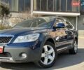 Синий Шкода Октавия Скаут, объемом двигателя 2 л и пробегом 235 тыс. км за 9990 $, фото 1 на Automoto.ua