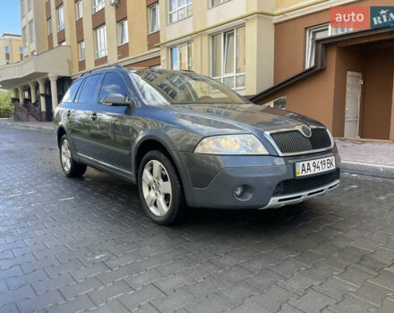 Синий Шкода Октавия Скаут, объемом двигателя 2 л и пробегом 250 тыс. км за 6600 $, фото 1 на Automoto.ua