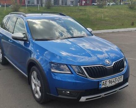 Синий Шкода Октавия Скаут, объемом двигателя 1.97 л и пробегом 224 тыс. км за 15600 $, фото 1 на Automoto.ua