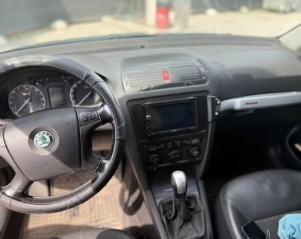 Зеленый Шкода Октавия Скаут, объемом двигателя 2 л и пробегом 382 тыс. км за 4200 $, фото 6 на Automoto.ua