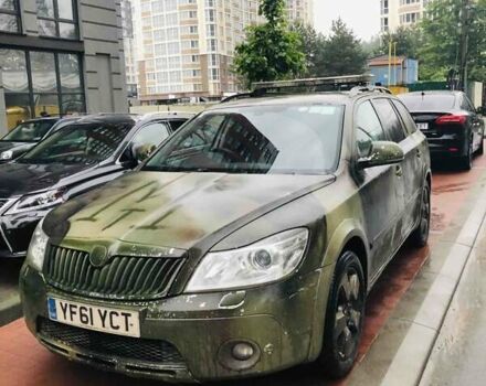 Зеленый Шкода Октавия Скаут, объемом двигателя 2 л и пробегом 260 тыс. км за 4000 $, фото 1 на Automoto.ua