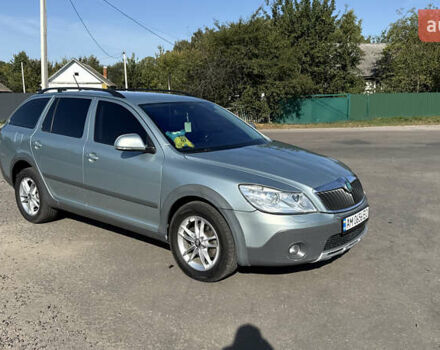 Зелений Шкода Octavia Scout, об'ємом двигуна 1.8 л та пробігом 253 тис. км за 8500 $, фото 1 на Automoto.ua