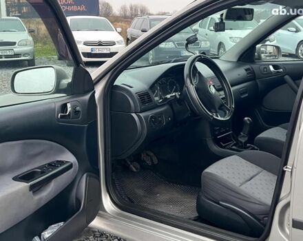 Коричневий Шкода Октавія Тур, об'ємом двигуна 1.6 л та пробігом 276 тис. км за 4440 $, фото 17 на Automoto.ua