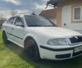 Білий Шкода Октавія, об'ємом двигуна 1.6 л та пробігом 274 тис. км за 2800 $, фото 1 на Automoto.ua