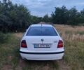 Белый Шкода Октавия, объемом двигателя 1.6 л и пробегом 437 тыс. км за 2600 $, фото 3 на Automoto.ua