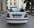 Белый Шкода Октавия, объемом двигателя 1.6 л и пробегом 380 тыс. км за 2450 $, фото 3 на Automoto.ua