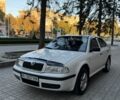 Белый Шкода Октавия, объемом двигателя 1.6 л и пробегом 380 тыс. км за 2450 $, фото 2 на Automoto.ua