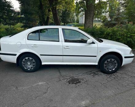 Белый Шкода Октавия, объемом двигателя 1.6 л и пробегом 232 тыс. км за 4440 $, фото 3 на Automoto.ua