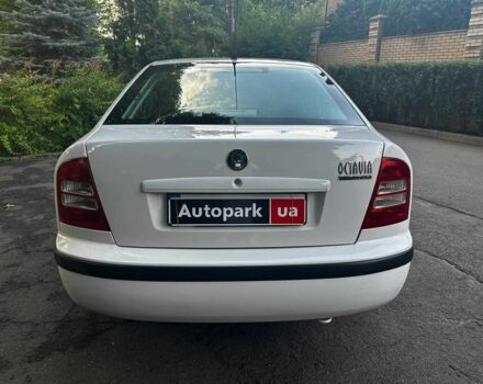 Белый Шкода Октавия, объемом двигателя 1.6 л и пробегом 232 тыс. км за 4440 $, фото 5 на Automoto.ua