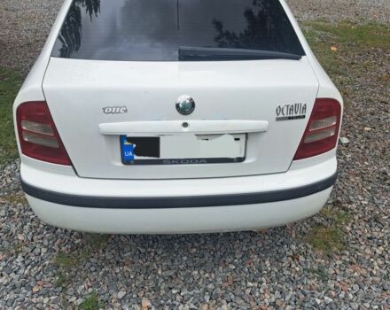 Белый Шкода Октавия, объемом двигателя 1.6 л и пробегом 270 тыс. км за 3900 $, фото 4 на Automoto.ua