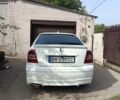 Білий Шкода Октавія, об'ємом двигуна 1.6 л та пробігом 300 тис. км за 4314 $, фото 5 на Automoto.ua