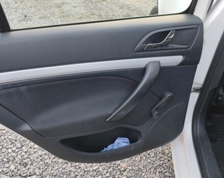 Белый Шкода Октавия, объемом двигателя 1.4 л и пробегом 230 тыс. км за 6500 $, фото 4 на Automoto.ua