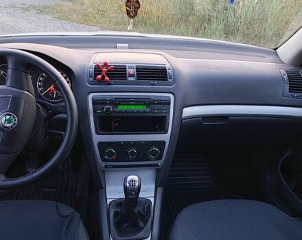 Белый Шкода Октавия, объемом двигателя 1.4 л и пробегом 230 тыс. км за 6500 $, фото 3 на Automoto.ua