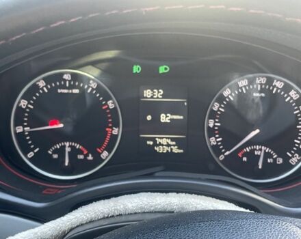 Белый Шкода Октавия, объемом двигателя 1.6 л и пробегом 437 тыс. км за 6500 $, фото 1 на Automoto.ua