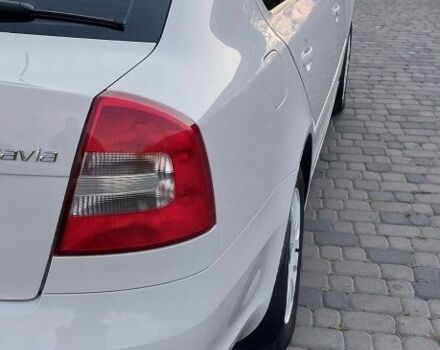 Белый Шкода Октавия, объемом двигателя 1.6 л и пробегом 65 тыс. км за 9406 $, фото 1 на Automoto.ua