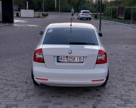 Белый Шкода Октавия, объемом двигателя 1.6 л и пробегом 65 тыс. км за 9406 $, фото 4 на Automoto.ua