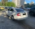 Белый Шкода Октавия, объемом двигателя 1.6 л и пробегом 437 тыс. км за 6500 $, фото 5 на Automoto.ua