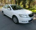 Белый Шкода Октавия, объемом двигателя 1.6 л и пробегом 242 тыс. км за 7707 $, фото 2 на Automoto.ua