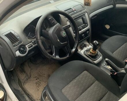 Белый Шкода Октавия, объемом двигателя 1.6 л и пробегом 266 тыс. км за 5500 $, фото 4 на Automoto.ua