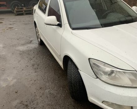 Белый Шкода Октавия, объемом двигателя 1.6 л и пробегом 266 тыс. км за 5500 $, фото 1 на Automoto.ua