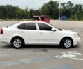Білий Шкода Октавія, об'ємом двигуна 2 л та пробігом 248 тис. км за 4000 $, фото 2 на Automoto.ua