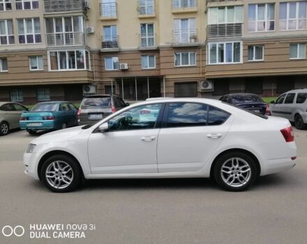 Белый Шкода Октавия, объемом двигателя 2 л и пробегом 330 тыс. км за 9000 $, фото 1 на Automoto.ua