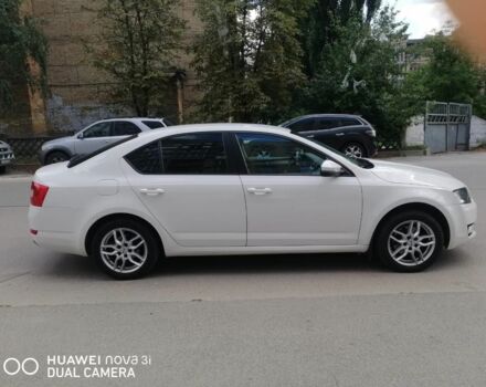 Белый Шкода Октавия, объемом двигателя 2 л и пробегом 330 тыс. км за 9000 $, фото 2 на Automoto.ua