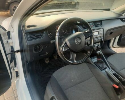 Белый Шкода Октавия, объемом двигателя 1.6 л и пробегом 224 тыс. км за 9400 $, фото 7 на Automoto.ua