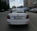 Белый Шкода Октавия, объемом двигателя 2 л и пробегом 330 тыс. км за 9000 $, фото 3 на Automoto.ua