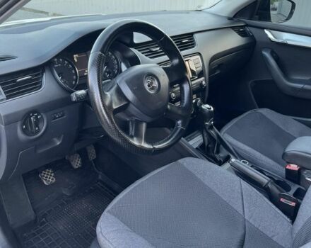 Белый Шкода Октавия, объемом двигателя 1.6 л и пробегом 220 тыс. км за 11000 $, фото 2 на Automoto.ua