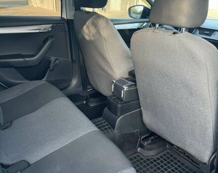 Белый Шкода Октавия, объемом двигателя 1.6 л и пробегом 220 тыс. км за 11000 $, фото 3 на Automoto.ua