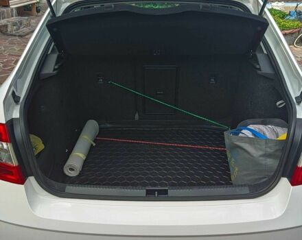 Білий Шкода Октавія, об'ємом двигуна 1.6 л та пробігом 205 тис. км за 12999 $, фото 5 на Automoto.ua