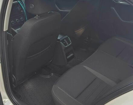 Білий Шкода Октавія, об'ємом двигуна 1.6 л та пробігом 205 тис. км за 12999 $, фото 8 на Automoto.ua